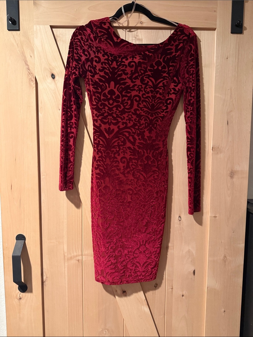 Windsor Red Burnout Velvet Long-Sleeve Bodycon Dress